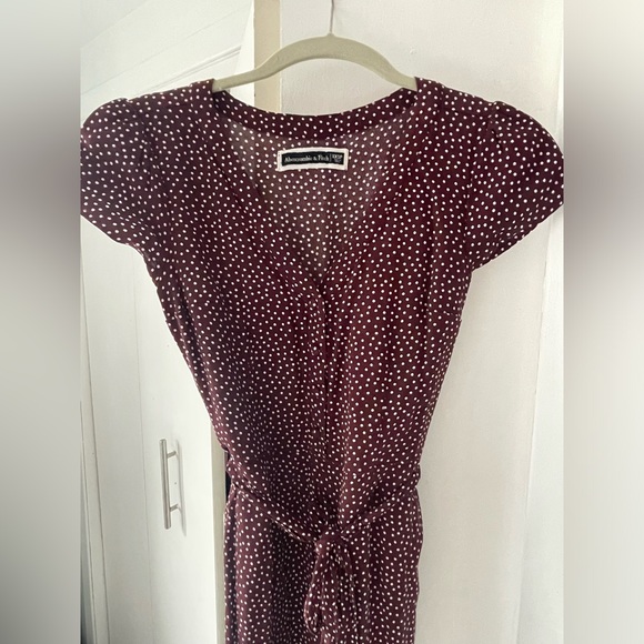 Maroon jumpsuit with white polka dots from Abercrombie & Fitch - Picture 5 of 6